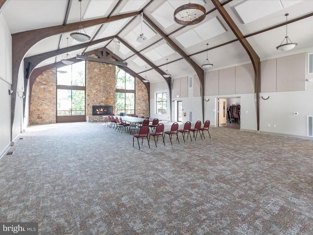 228 SUNSET CIR, Cross Junction, VA 22625