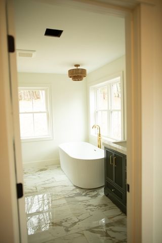 113 Newton St, West Boylston, MA 01583