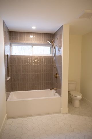 113 Newton St, West Boylston, MA 01583