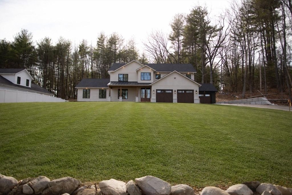 113 Newton St, West Boylston, MA 01583