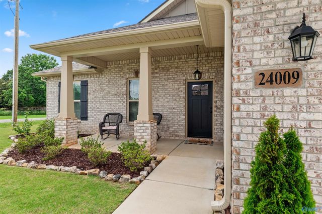 24009 Quints Drive, Athens, AL 35613