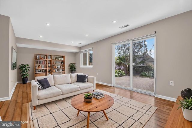 18948 MONTGOMERY VILLAGE AVE, Gaithersburg, MD 20886