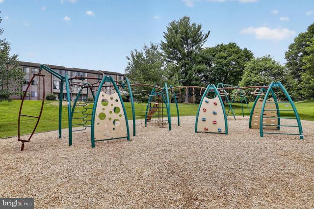 18948 MONTGOMERY VILLAGE AVE, Gaithersburg, MD 20886