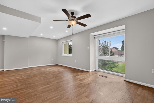 18948 MONTGOMERY VILLAGE AVE, Gaithersburg, MD 20886