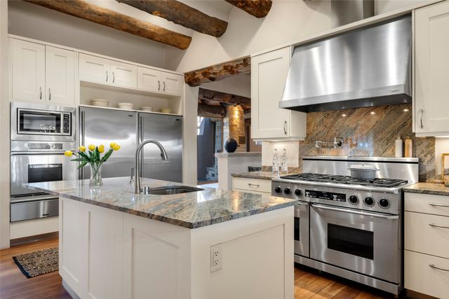 5 Penasco Circle, Santa Fe, NM 87506