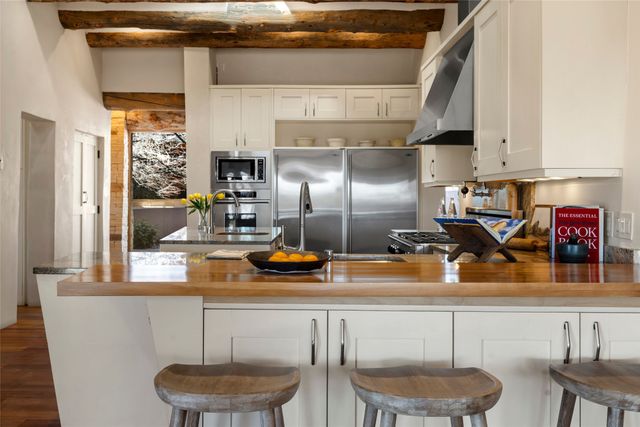 5 Penasco Circle, Santa Fe, NM 87506