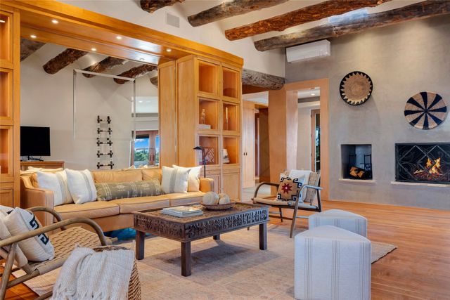 5 Penasco Circle, Santa Fe, NM 87506