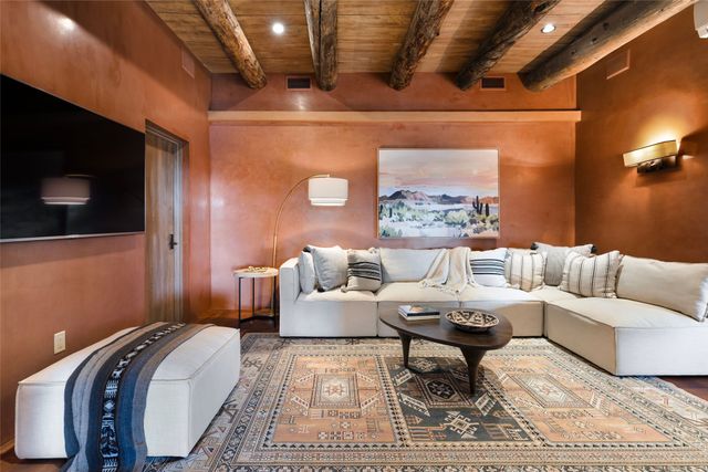 5 Penasco Circle, Santa Fe, NM 87506