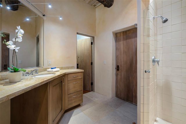 5 Penasco Circle, Santa Fe, NM 87506