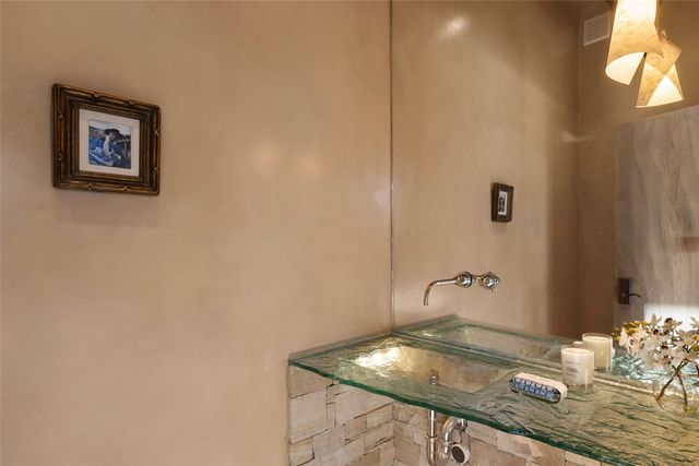 5 Penasco Circle, Santa Fe, NM 87506