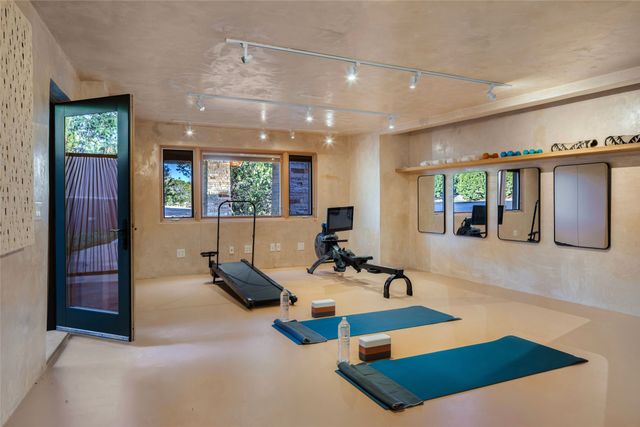 5 Penasco Circle, Santa Fe, NM 87506