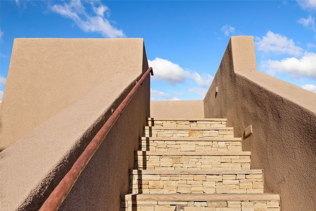 5 Penasco Circle, Santa Fe, NM 87506