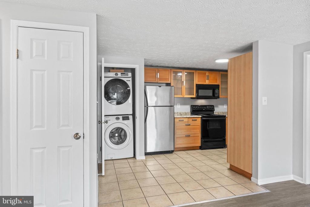 Image 11 of property listing at 3929 GREENCASTLE RD #14 (DOOR 203), Burtonsville, MD 20866