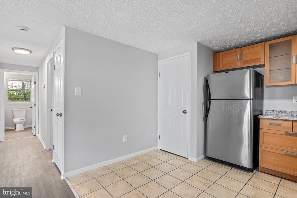 Image 15 of property listing at 3929 GREENCASTLE RD #14 (DOOR 203), Burtonsville, MD 20866