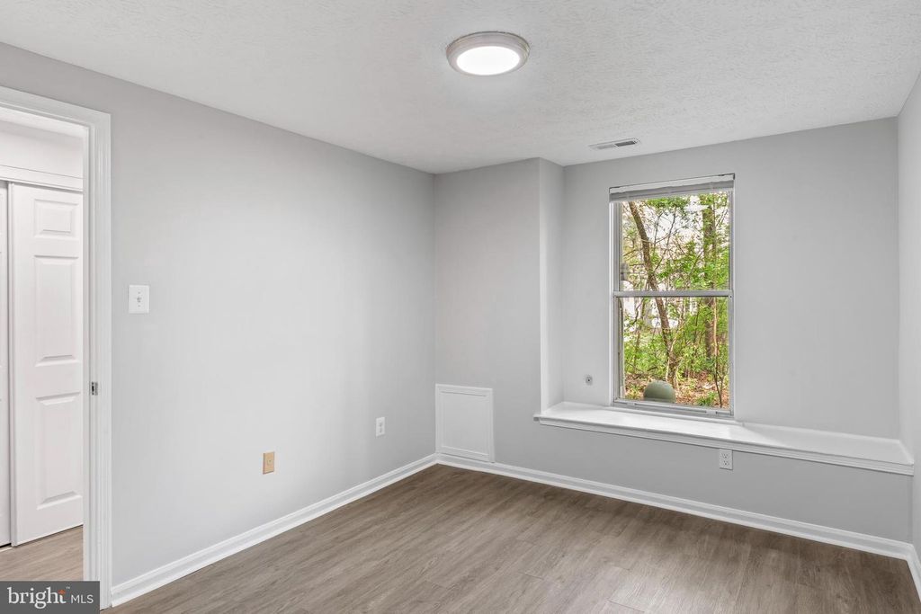 Image 20 of property listing at 3929 GREENCASTLE RD #14 (DOOR 203), Burtonsville, MD 20866