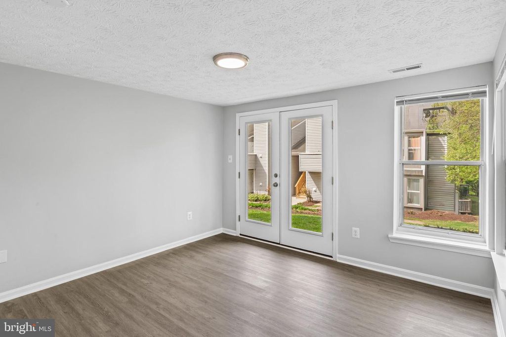 Image 27 of property listing at 3929 GREENCASTLE RD #14 (DOOR 203), Burtonsville, MD 20866