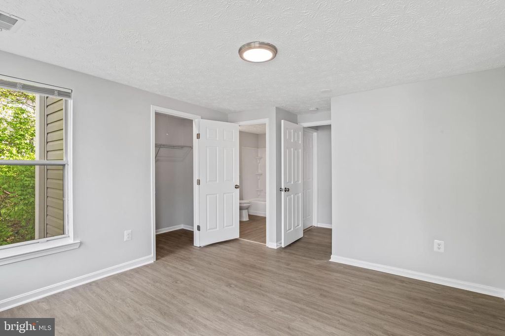 Image 31 of property listing at 3929 GREENCASTLE RD #14 (DOOR 203), Burtonsville, MD 20866