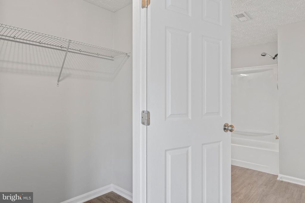 Image 33 of property listing at 3929 GREENCASTLE RD #14 (DOOR 203), Burtonsville, MD 20866