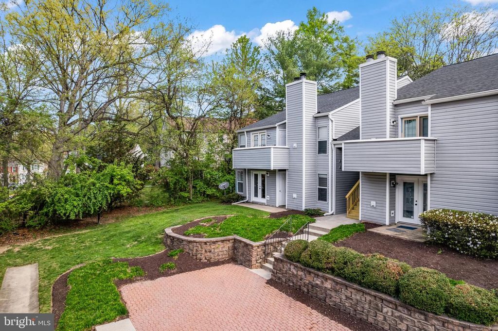 Image 36 of property listing at 3929 GREENCASTLE RD #14 (DOOR 203), Burtonsville, MD 20866