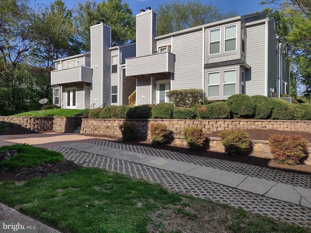 Image 37 of property listing at 3929 GREENCASTLE RD #14 (DOOR 203), Burtonsville, MD 20866