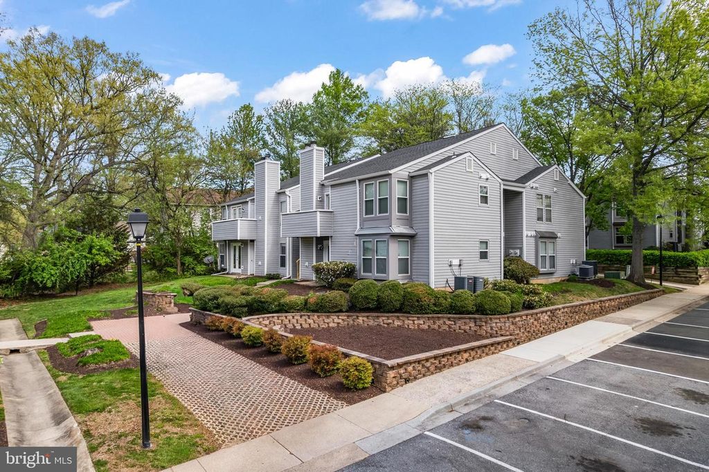 Image 39 of property listing at 3929 GREENCASTLE RD #14 (DOOR 203), Burtonsville, MD 20866