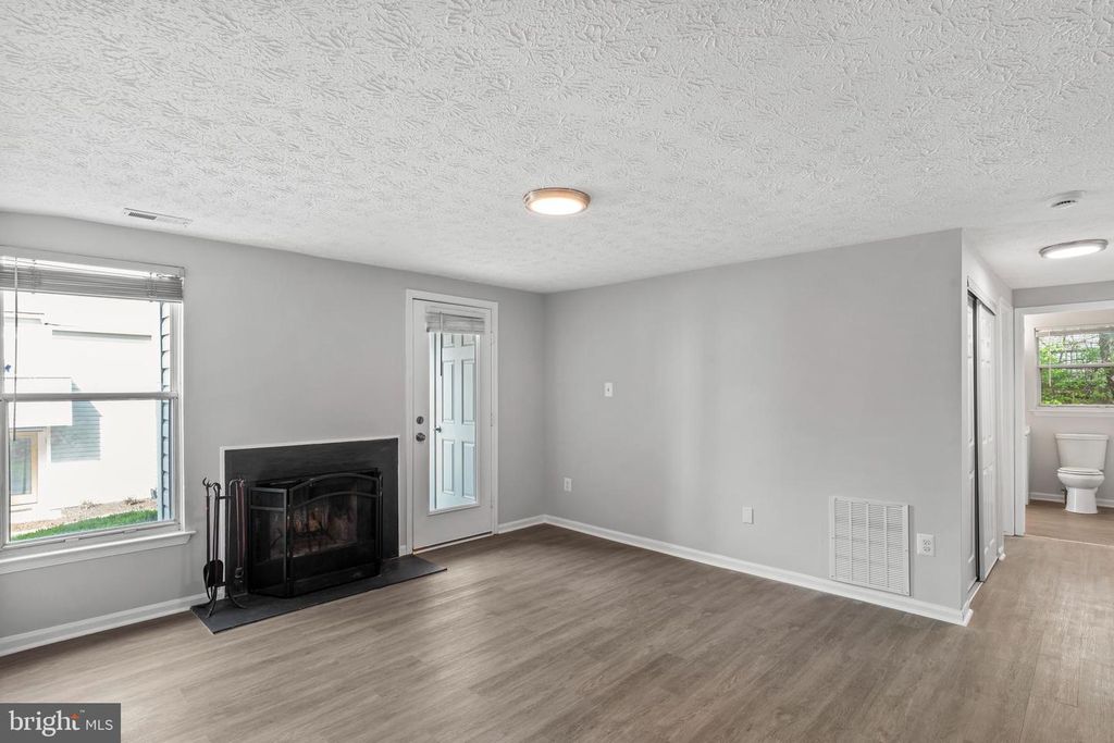 Image 5 of property listing at 3929 GREENCASTLE RD #14 (DOOR 203), Burtonsville, MD 20866