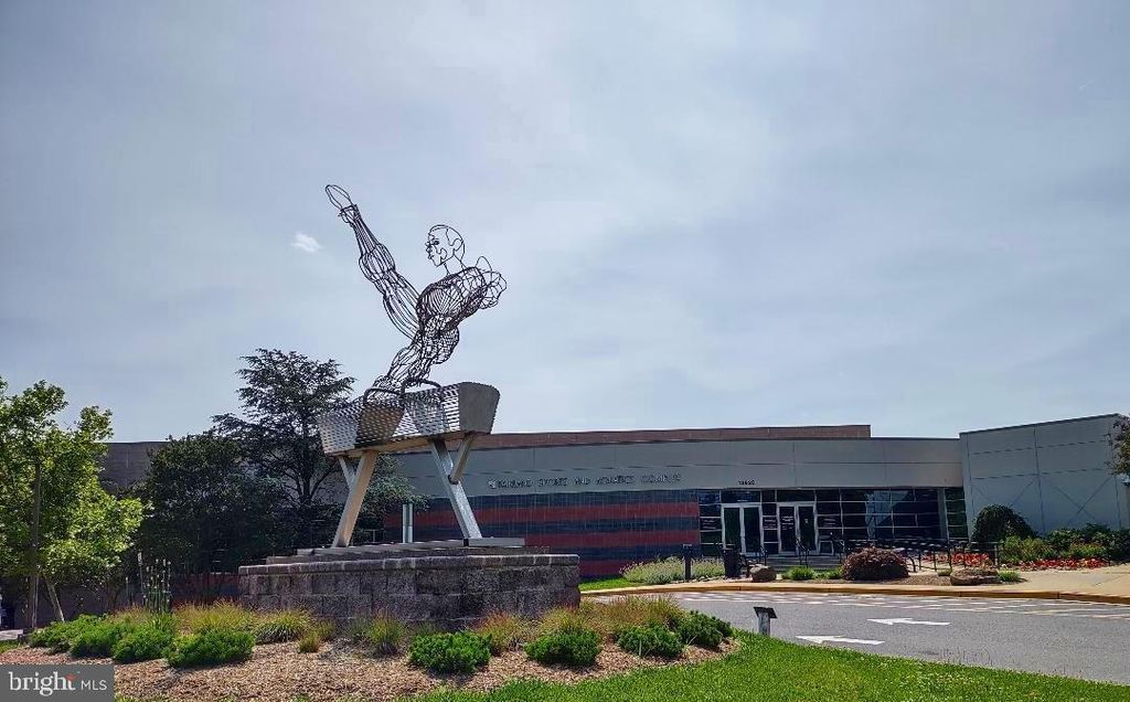 Image 56 of property listing at 3929 GREENCASTLE RD #14 (DOOR 203), Burtonsville, MD 20866