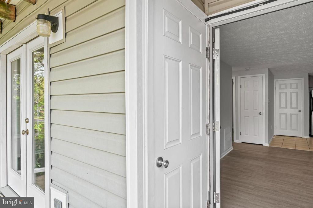 Image 9 of property listing at 3929 GREENCASTLE RD #14 (DOOR 203), Burtonsville, MD 20866