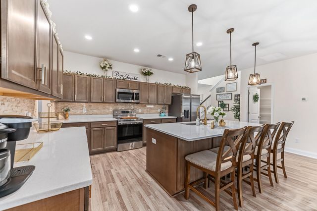 207 Mcmakin Drive, Summerville, SC 29483