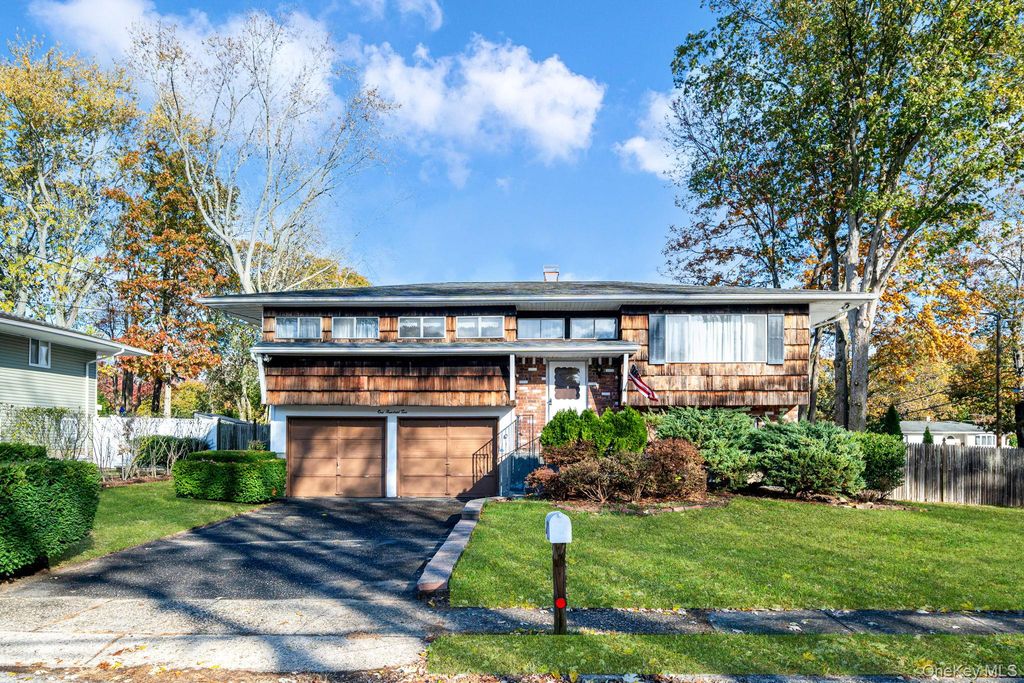 102 Jacqueline Lane, Centereach, NY 11720