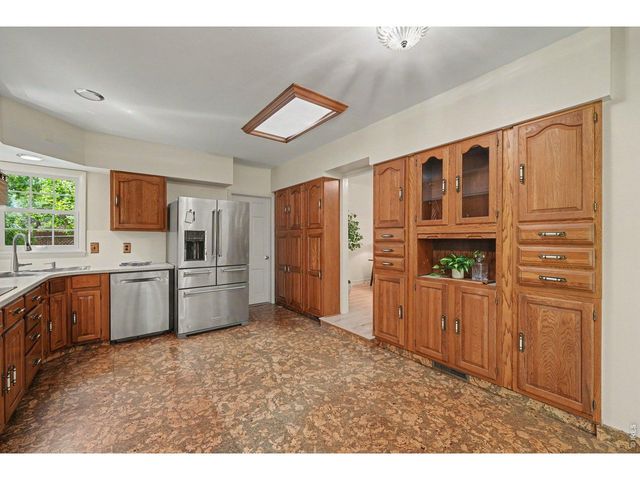 1924 21st Ave Ct, Greeley, CO 80631