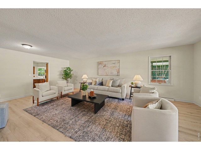 1924 21st Ave Ct, Greeley, CO 80631