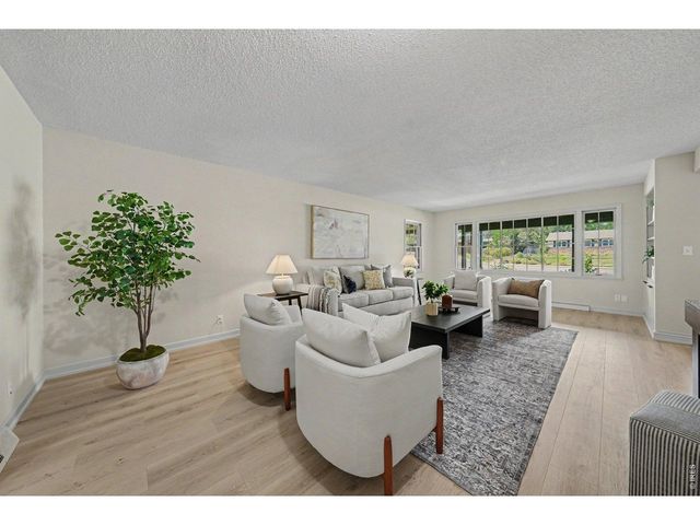 1924 21st Ave Ct, Greeley, CO 80631