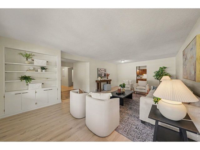 1924 21st Ave Ct, Greeley, CO 80631