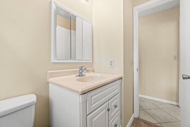 4888 Equestrian Circle B, Boynton Beach, FL 33436