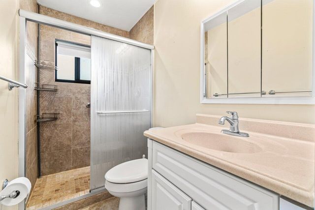 4888 Equestrian Circle B, Boynton Beach, FL 33436