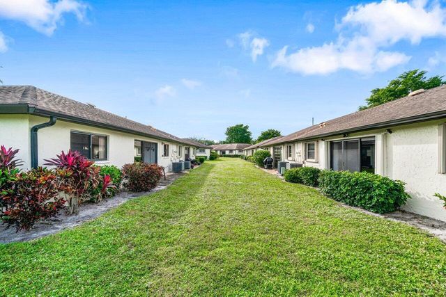4888 Equestrian Circle B, Boynton Beach, FL 33436