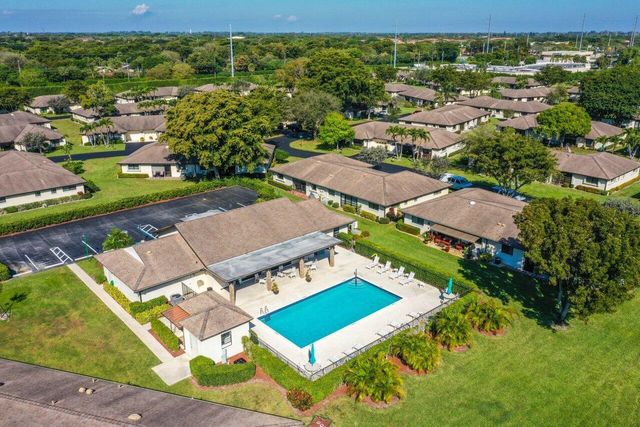 4888 Equestrian Circle B, Boynton Beach, FL 33436