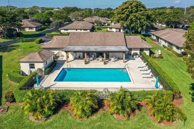 4888 Equestrian Circle B, Boynton Beach, FL 33436