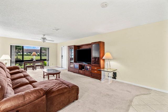 4888 Equestrian Circle B, Boynton Beach, FL 33436