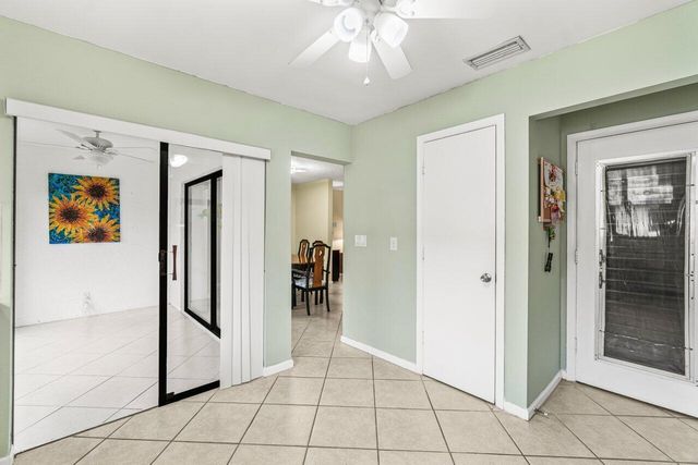 4888 Equestrian Circle B, Boynton Beach, FL 33436