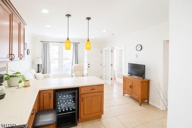 31 Kossuth St, Haledon Boro, NJ 07508