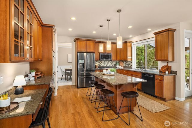 111 210th Place NE, Sammamish, WA 98074