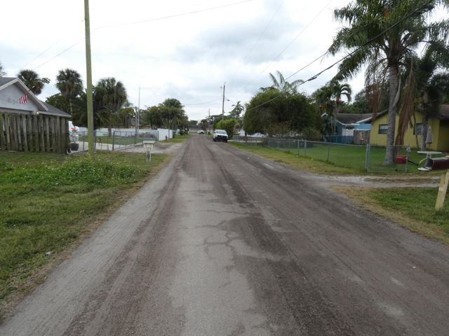 6663 Rigger Road, Lake Worth, FL 33462