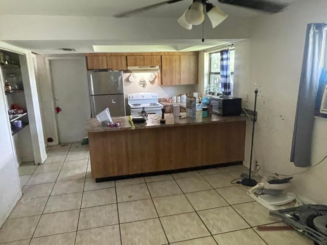 6663 Rigger Road, Lake Worth, FL 33462
