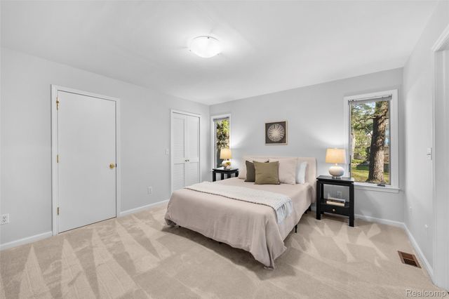 408 Orchard View Drive, Royal Oak, MI 48073
