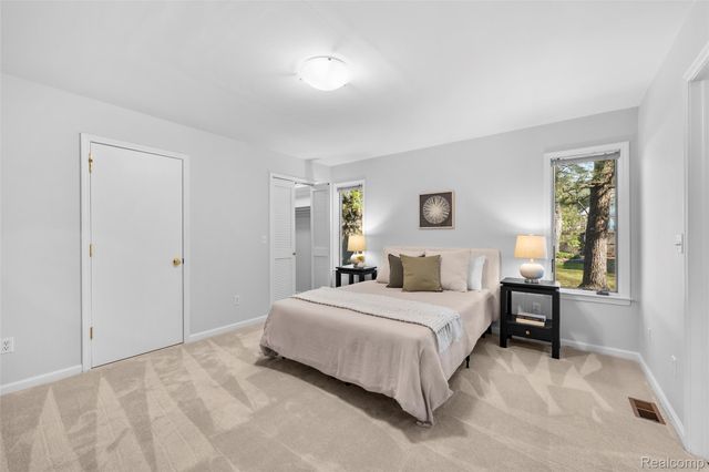 408 Orchard View Drive, Royal Oak, MI 48073