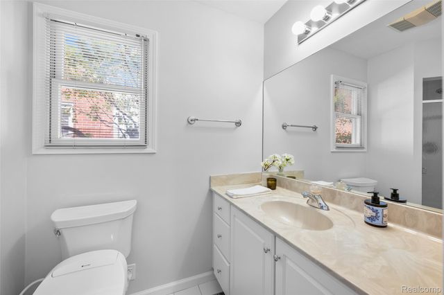 408 Orchard View Drive, Royal Oak, MI 48073