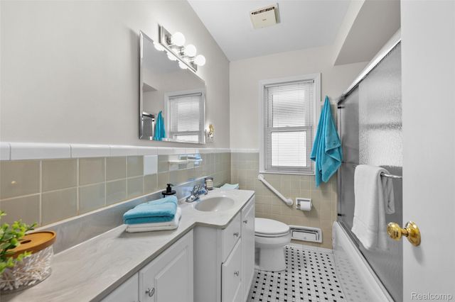 408 Orchard View Drive, Royal Oak, MI 48073