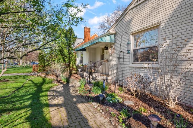408 Orchard View Drive, Royal Oak, MI 48073